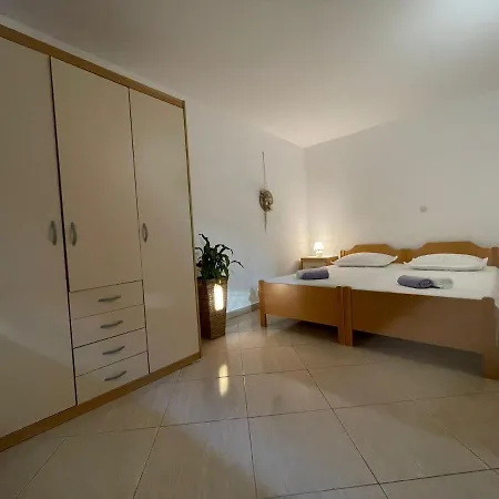 Santa Marija Apartment Dol (Hvar)